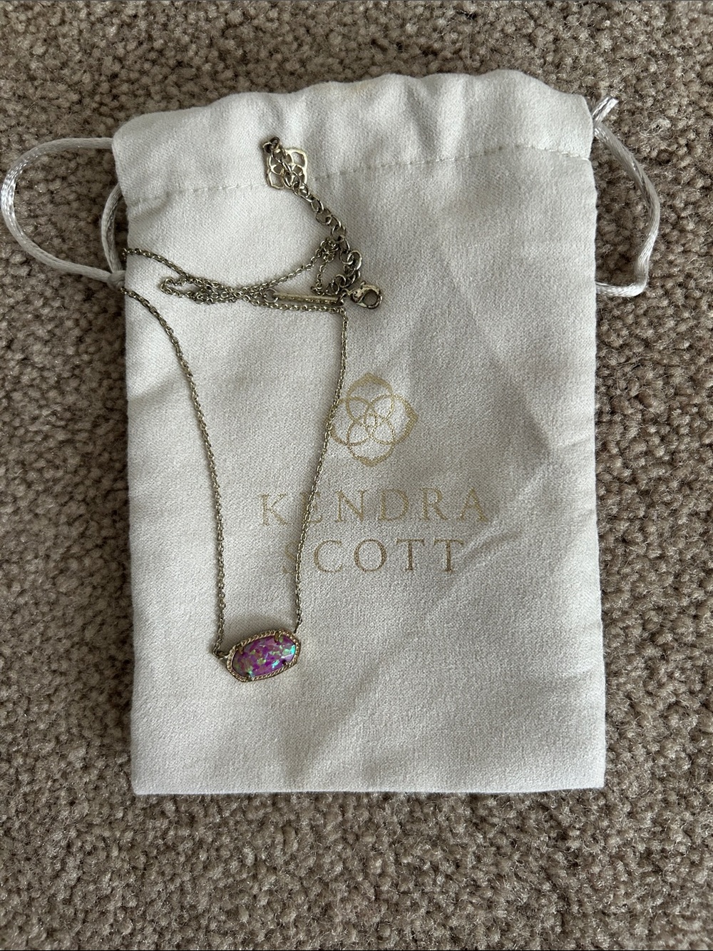 Kendra Scott Purple-Pink Opal Oval Pendant Necklace in Gold